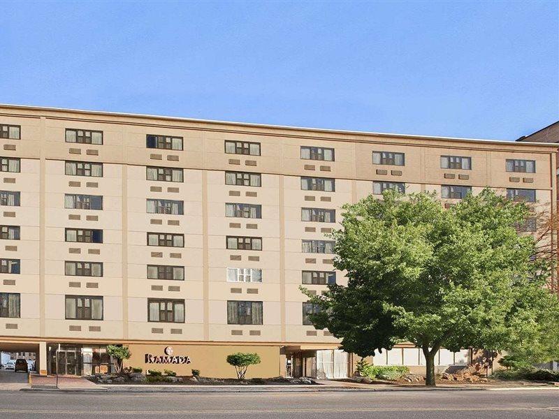 Ramada By Wyndham East Orange Hotel Kültér fotó