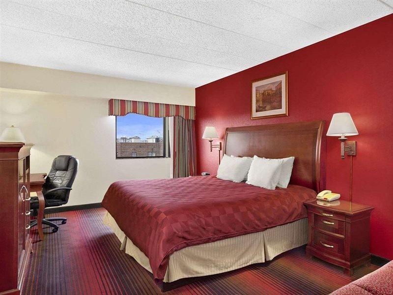 Ramada By Wyndham East Orange Hotel Kültér fotó