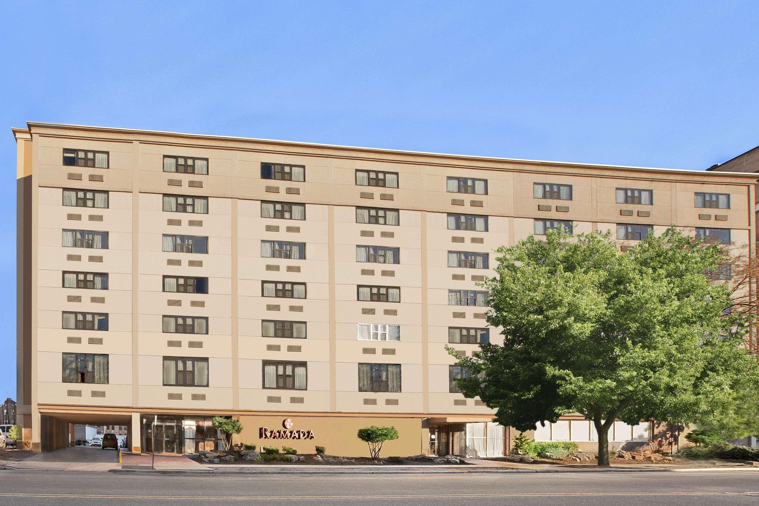 Ramada By Wyndham East Orange Hotel Kültér fotó
