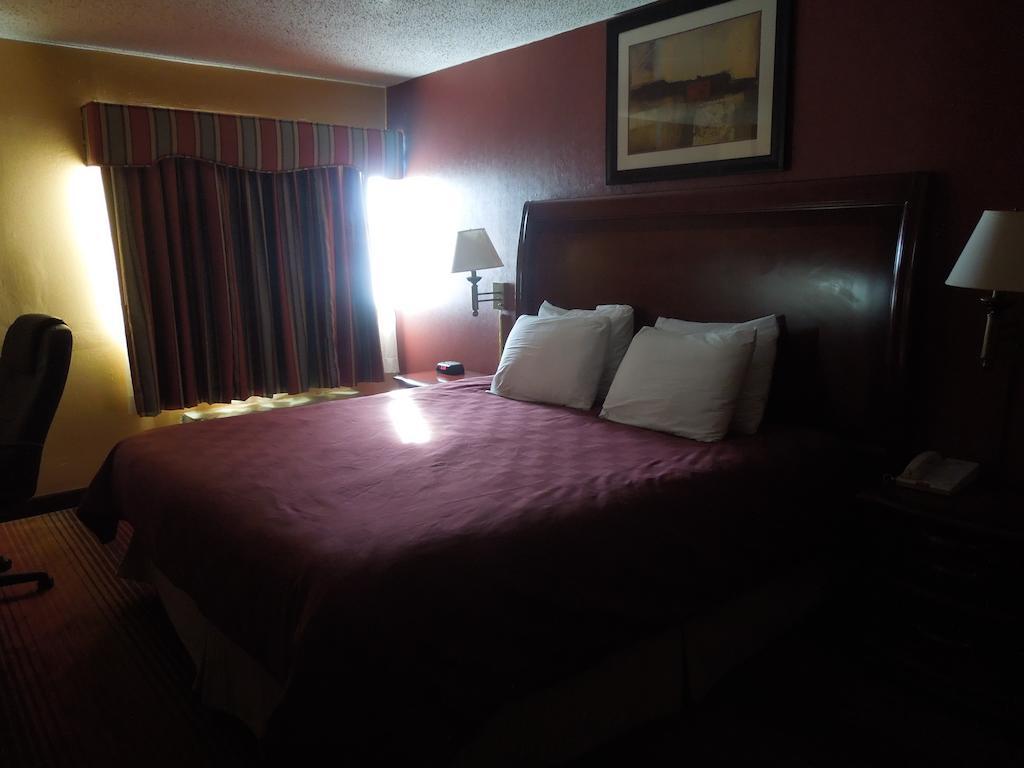 Ramada By Wyndham East Orange Hotel Kültér fotó
