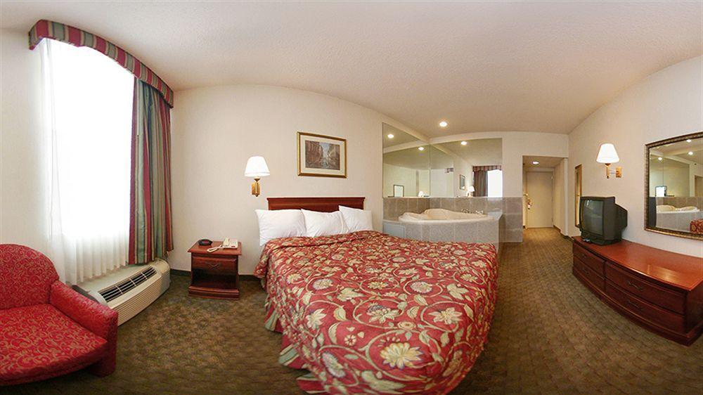Ramada By Wyndham East Orange Hotel Kültér fotó